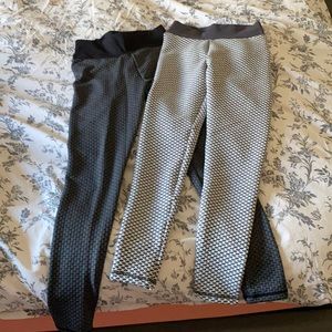 SOLD scrunch butt leggings